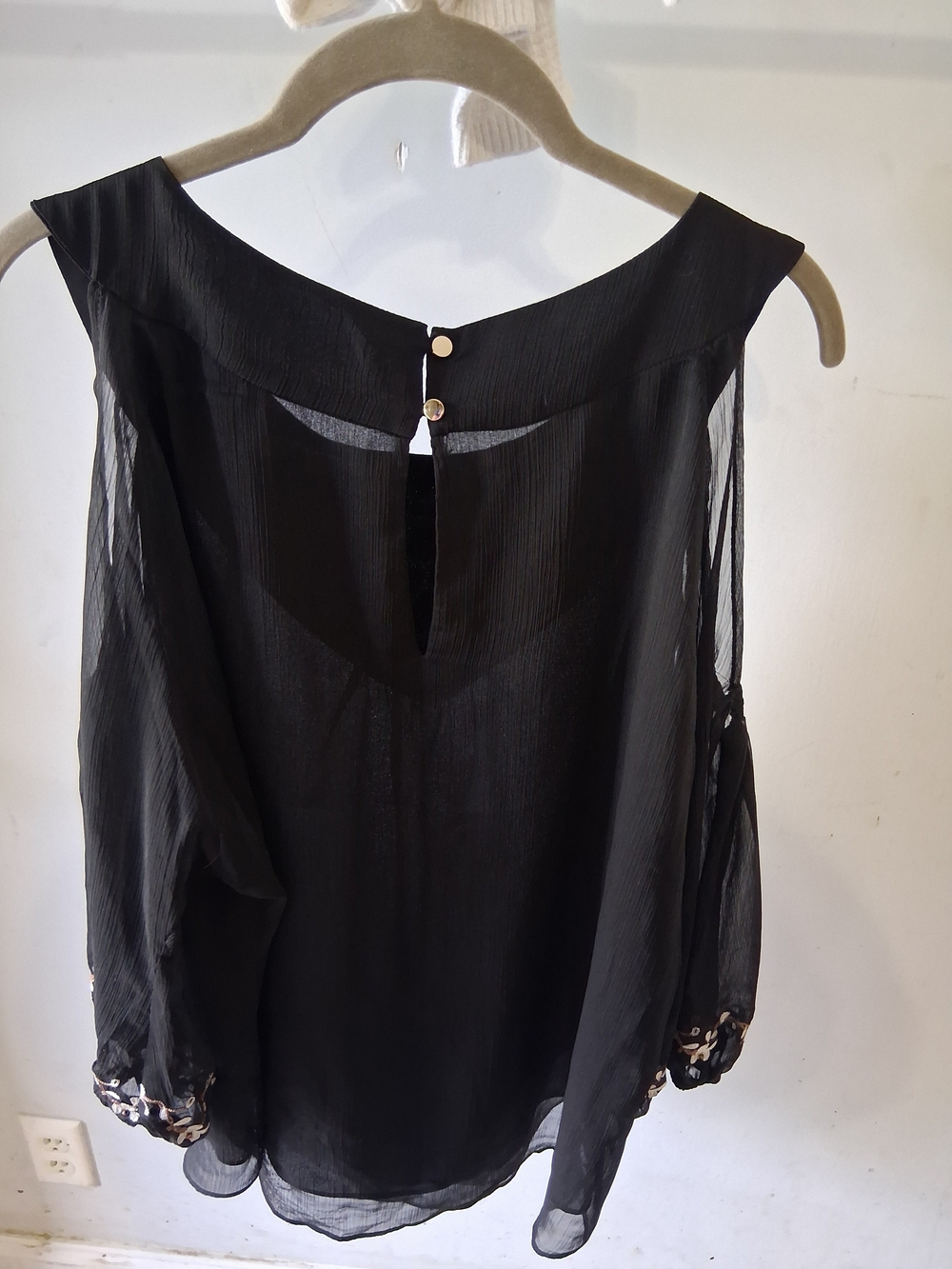 Embroidered Cold-Shoulder Blouse - Black - Picture 5 of 6